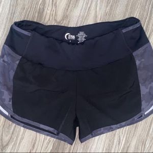 Zyia Camo Shorts